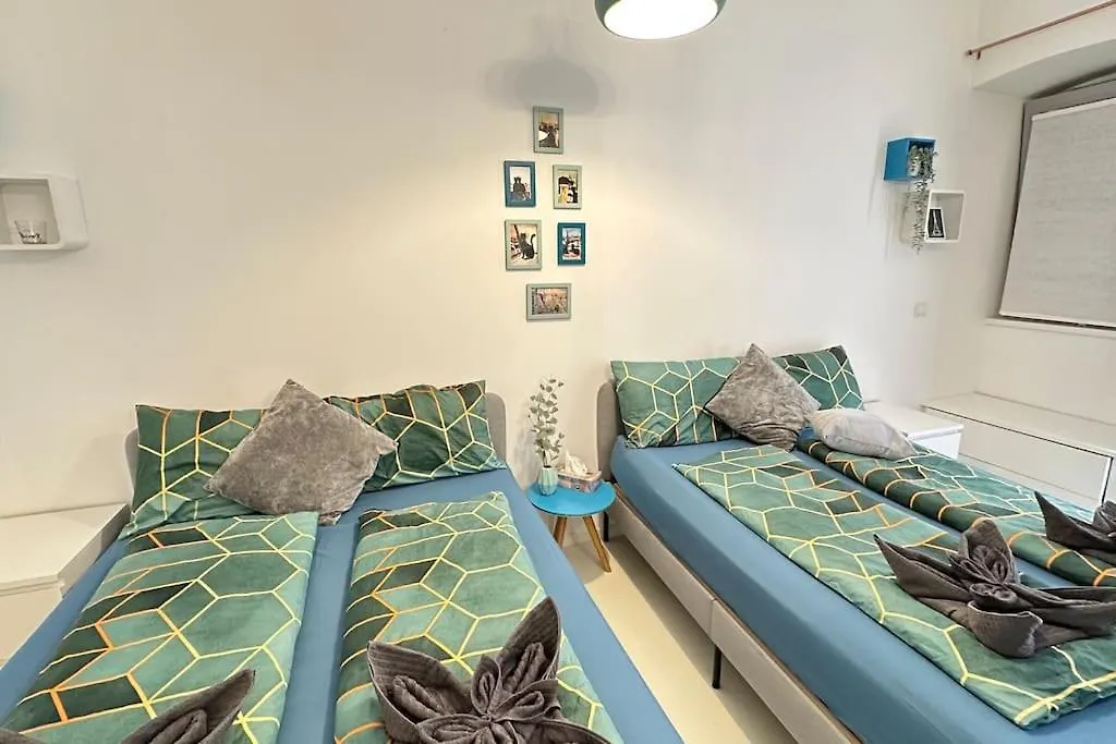 C’est la vie à Paris Apartment Vienna Austria